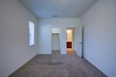 Bedroom - 9666 Cabernet Ct, Patterson, CA 95363 photo 1 of 9