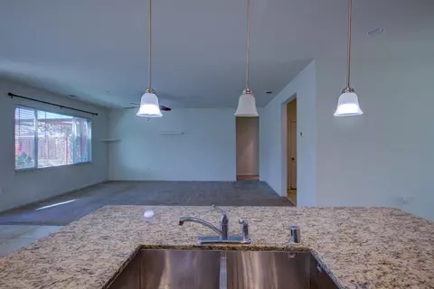 Living - 9666 Cabernet Ct, Patterson, CA 95363 photo 4 of 8