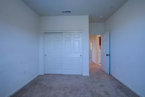 Bedroom - 9666 Cabernet Ct, Patterson, CA 95363 photo 6 of 9