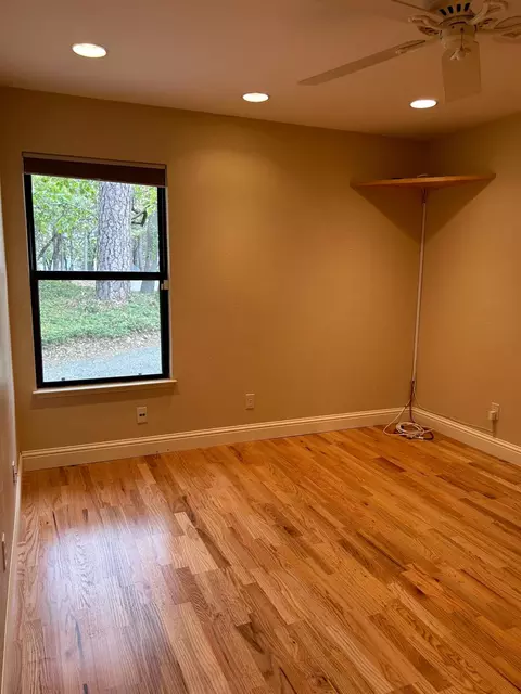 Bedroom - 17151 Mountain View Dr, Applegate, CA 95703 photo 2 of 2