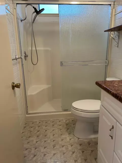 Bath - 17151 Mountain View Dr, Applegate, CA 95703 photo 1 of 3
