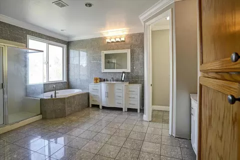 Bath - 3837 Banyan Tree, Modesto, CA 95355 photo 5 of 5