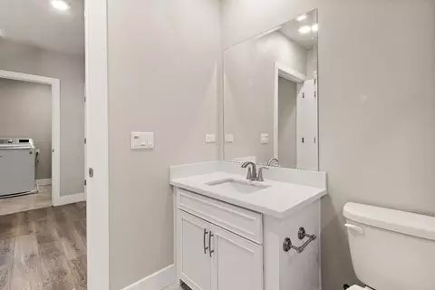 Bath - 1661 Spring St #444, Davis, CA 95616 photo 4 of 5