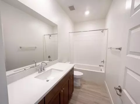 Bath - 7962 Carraway Dr, Antelope, CA 95843 photo 1 of 3