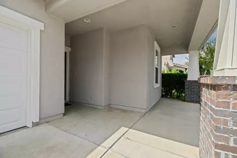 Exterior - 1650 Solaro Way, Manteca, CA 95336 photo 3 of 10