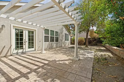 Exterior - 1650 Solaro Way, Manteca, CA 95336 photo 6 of 10