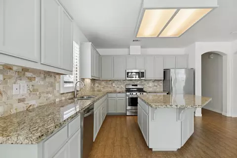 Kitchen - 1650 Solaro Way, Manteca, CA 95336 photo 2 of 3