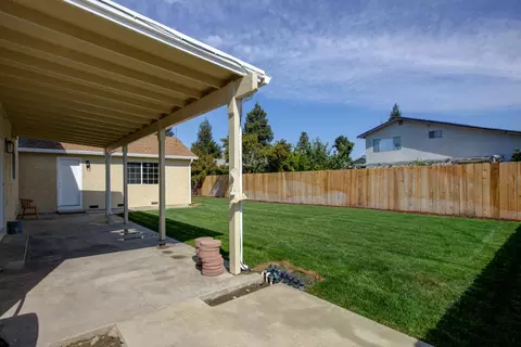 Exterior - 785 Fullerton Dr, Turlock, CA 95382 photo 2 of 6