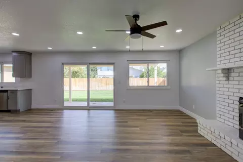 Living - 785 Fullerton Dr, Turlock, CA 95382 photo 4 of 5