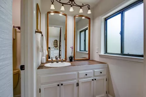Bath - 38364 Wisteria Way, Davis, CA 95616 photo 7 of 10