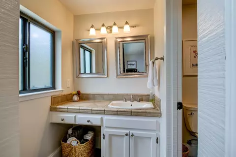 Bath - 38364 Wisteria Way, Davis, CA 95616 photo 9 of 10