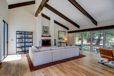 Living - 38364 Wisteria Way, Davis, CA 95616 photo 2 of 4