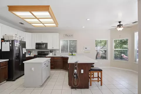 Kitchen - 1900 Alex Way, Turlock, CA 95382 photo 1 of 2
