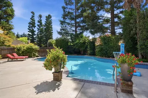 Exterior - 1900 Alex Way, Turlock, CA 95382 photo 3 of 5