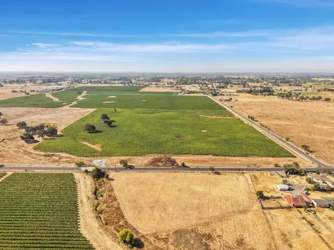 13700 Liberty Rd, Galt, CA 95632 photo 2