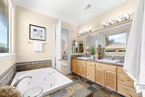 Bath - 7140 Starkview Pl, Loomis, CA 95650 photo 6 of 8