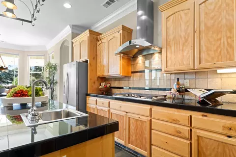 Kitchen - 7140 Starkview Pl, Loomis, CA 95650 photo 4 of 8