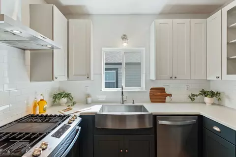 2010 X St, Sacramento, CA 95818