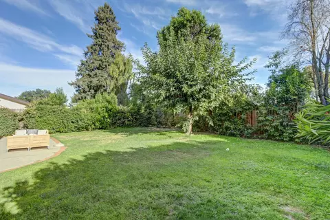 Exterior - 3310 Monte Vista Ave, Davis, CA 95618 photo 4 of 11