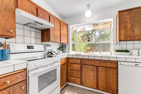 Kitchen - 3310 Monte Vista Ave, Davis, CA 95618 photo 2 of 4
