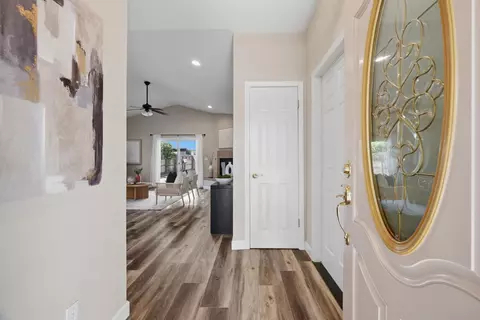 Entry Way - 217 Palm Ave, Ripon, CA 95366 photo 1 of 4