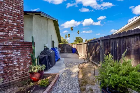 Exterior - 1404 Raquel Ln, Modesto, CA 95355 photo 4 of 7