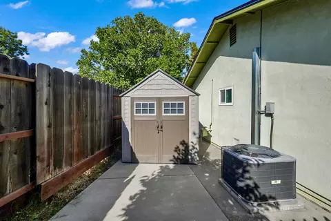 Exterior - 1404 Raquel Ln, Modesto, CA 95355 photo 3 of 7