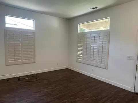 Living - 549 Victory Ave, Manteca, CA 95336 photo 2 of 2