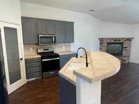 Kitchen - 549 Victory Ave, Manteca, CA 95336 photo 2 of 2