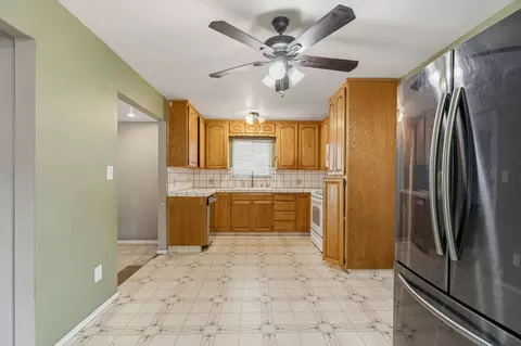 Kitchen - 2808 Uhlig Ave, Modesto, CA 95350 photo 1 of 3