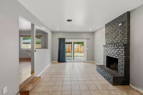Living - 2808 Uhlig Ave, Modesto, CA 95350 photo 1 of 5