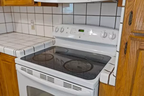 Kitchen - 2808 Uhlig Ave, Modesto, CA 95350 photo 2 of 3