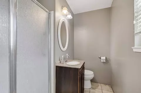 Bath - 2808 Uhlig Ave, Modesto, CA 95350 photo 3 of 3