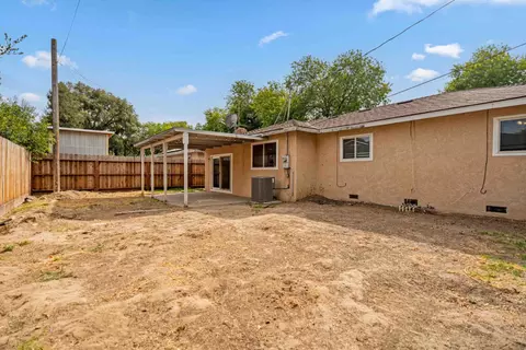 Exterior - 2808 Uhlig Ave, Modesto, CA 95350 photo 4 of 6