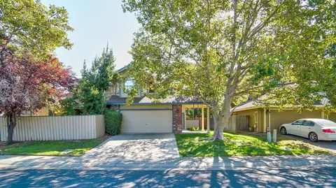 9473 Alabaster Dr, Elk Grove, CA 95758