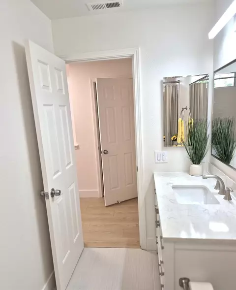 Bath - 8320 Leda Ct, Antelope, CA 95843 photo 6 of 6