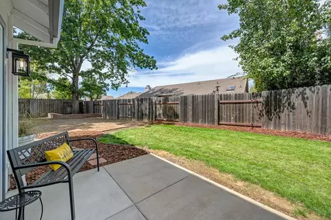 Exterior - 8320 Leda Ct, Antelope, CA 95843 photo 6 of 13
