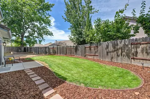 Exterior - 8320 Leda Ct, Antelope, CA 95843 photo 8 of 14