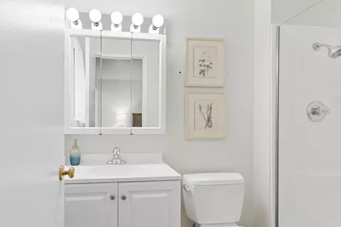 Bath - 406 Anza Ave, Davis, CA 95616 photo 1 of 4