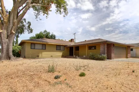 3327 Eisenhower Dr, Sacramento, CA 95826