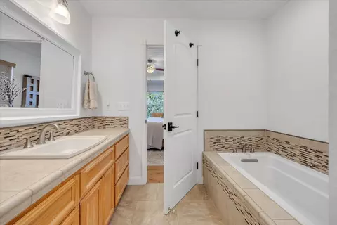 Bath - 3085 Arrowhead St, Copperopolis, CA 95228 photo 3 of 3