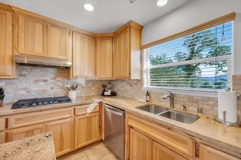 Kitchen - 3085 Arrowhead St, Copperopolis, CA 95228 photo 5 of 8