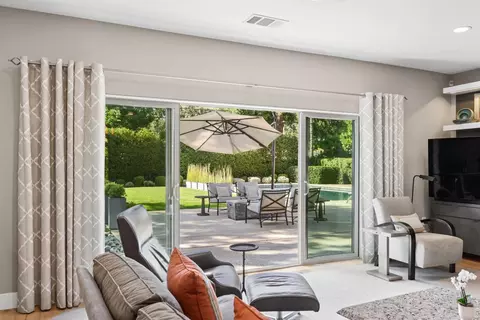 Living - 1609 Gary Way, Carmichael, CA 95608 photo 3 of 7