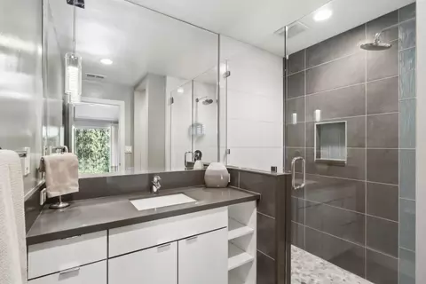 Bath - 1609 Gary Way, Carmichael, CA 95608 photo 5 of 8