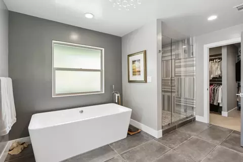 Bath - 1609 Gary Way, Carmichael, CA 95608 photo 2 of 8