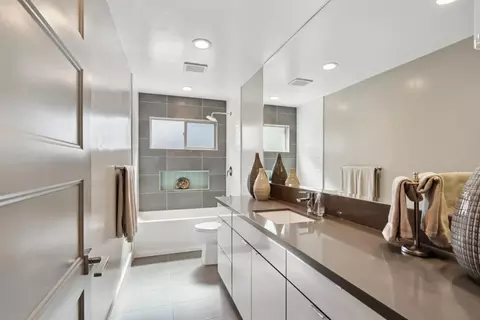 Bath - 1609 Gary Way, Carmichael, CA 95608 photo 6 of 8