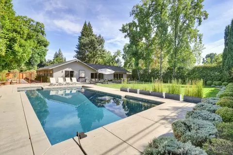 Exterior - 1609 Gary Way, Carmichael, CA 95608 photo 11 of 35