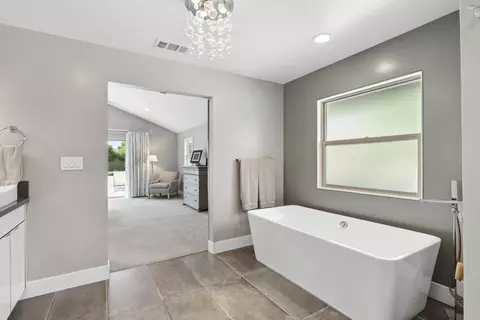 Bath - 1609 Gary Way, Carmichael, CA 95608 photo 4 of 8