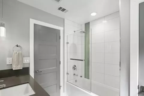 Bath - 1609 Gary Way, Carmichael, CA 95608 photo 8 of 8
