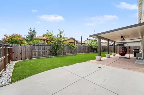 Exterior - 842 Norfolk Ave, Patterson, CA 95363 photo 7 of 10